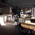 Hotel Alberta &